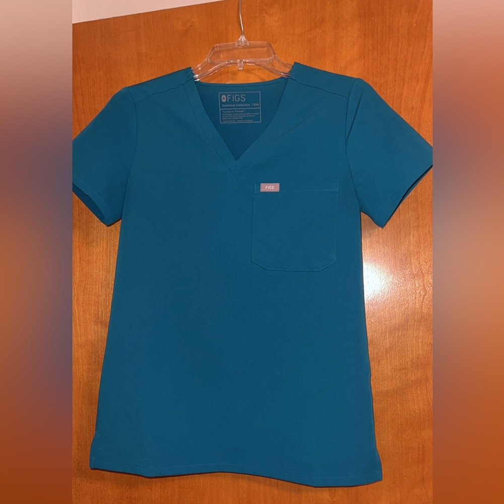 XXS figs pacific blue Catarina top